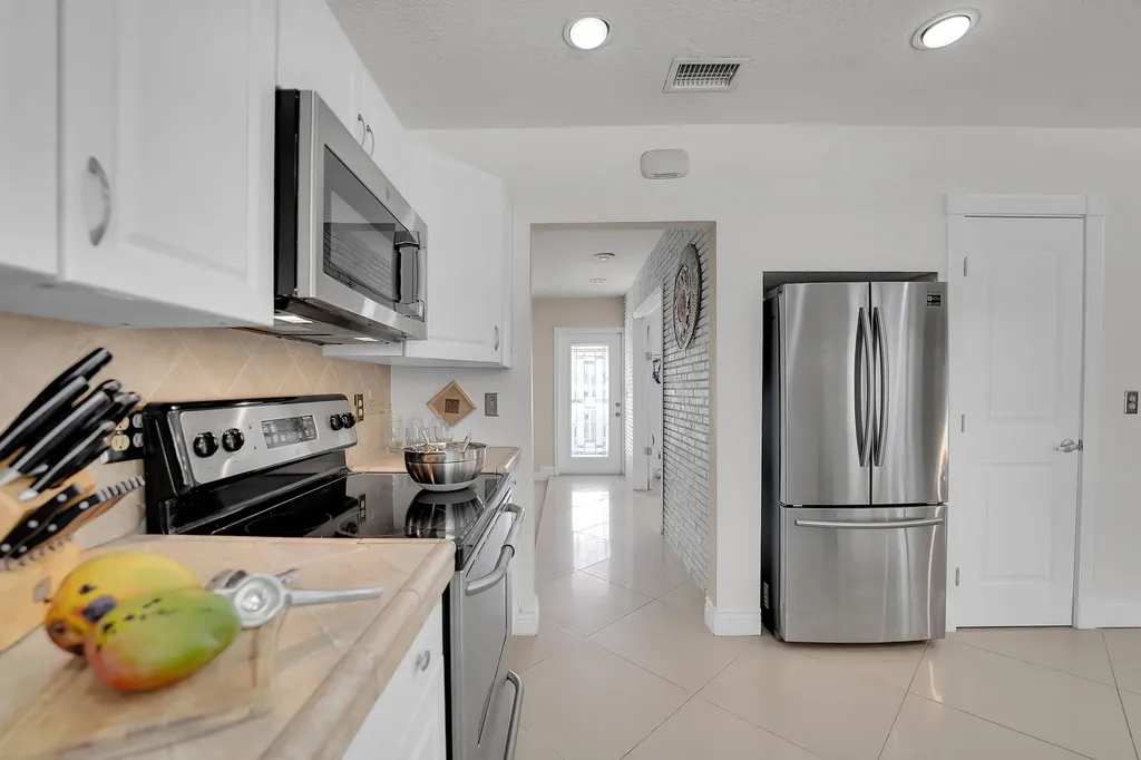 555 NW 50th Place Boca Raton FL 33431