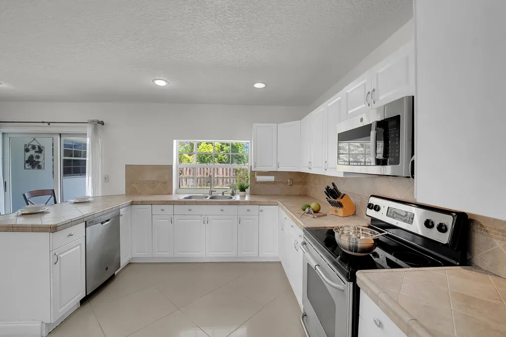 555 NW 50th Place Boca Raton FL 33431