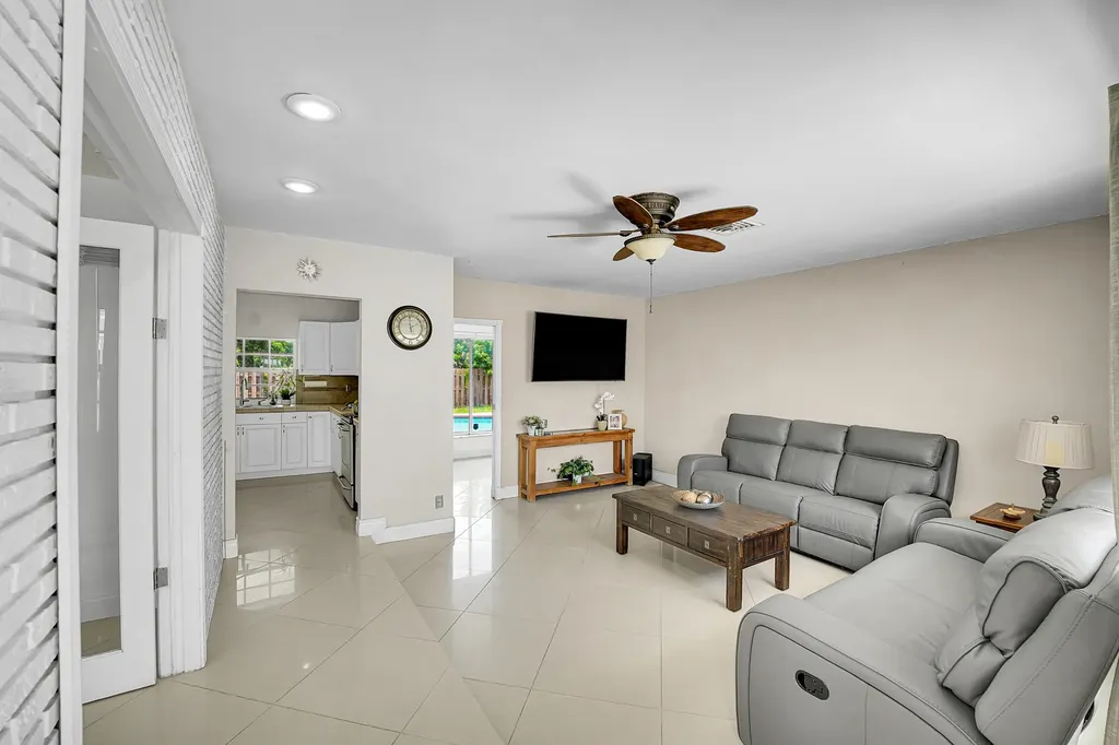 555 NW 50th Place Boca Raton FL 33431