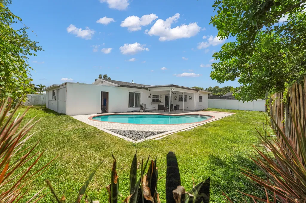 555 NW 50th Place Boca Raton FL 33431