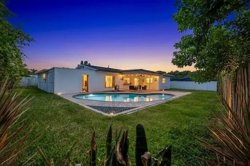 555 NW 50th Place Boca Raton FL 33431