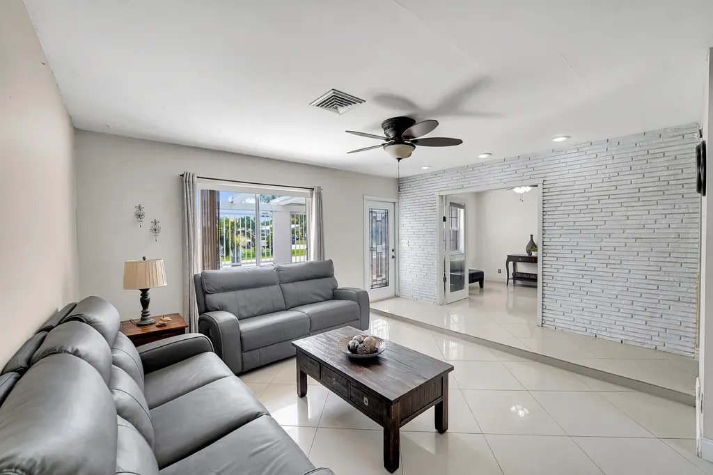 555 NW 50th Place Boca Raton FL 33431