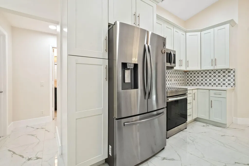 4498 Dogwood Circle Weston FL 33331