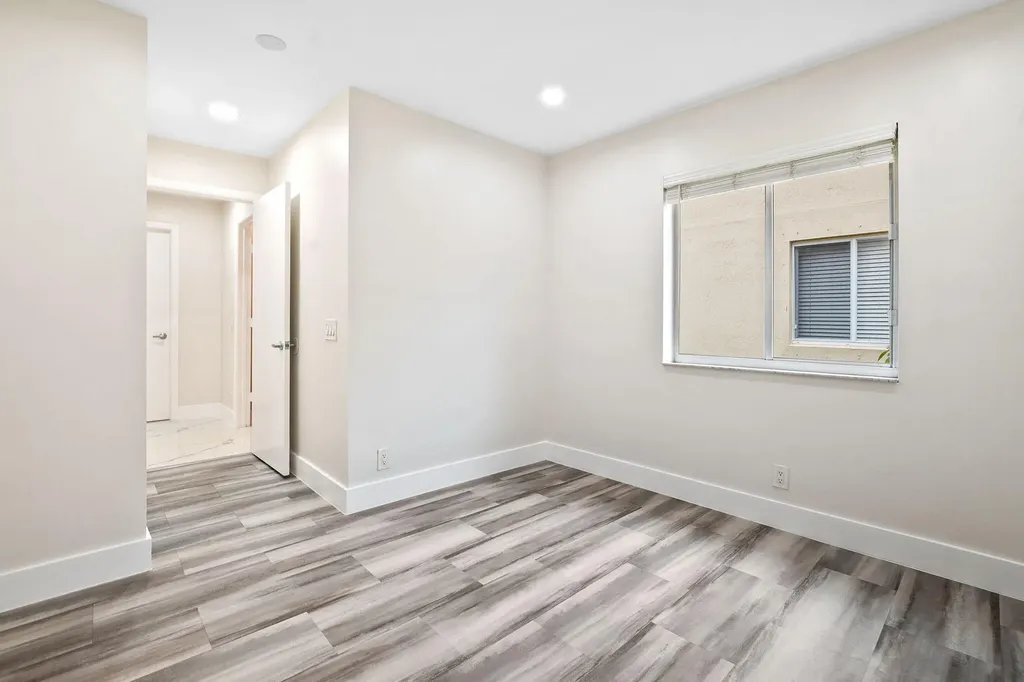 4498 Dogwood Circle Weston FL 33331