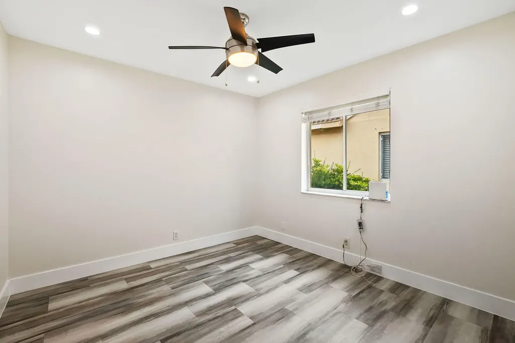 4498 Dogwood Circle Weston FL 33331