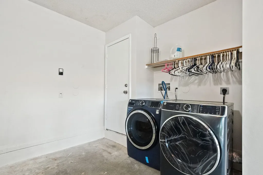 4498 Dogwood Circle Weston FL 33331