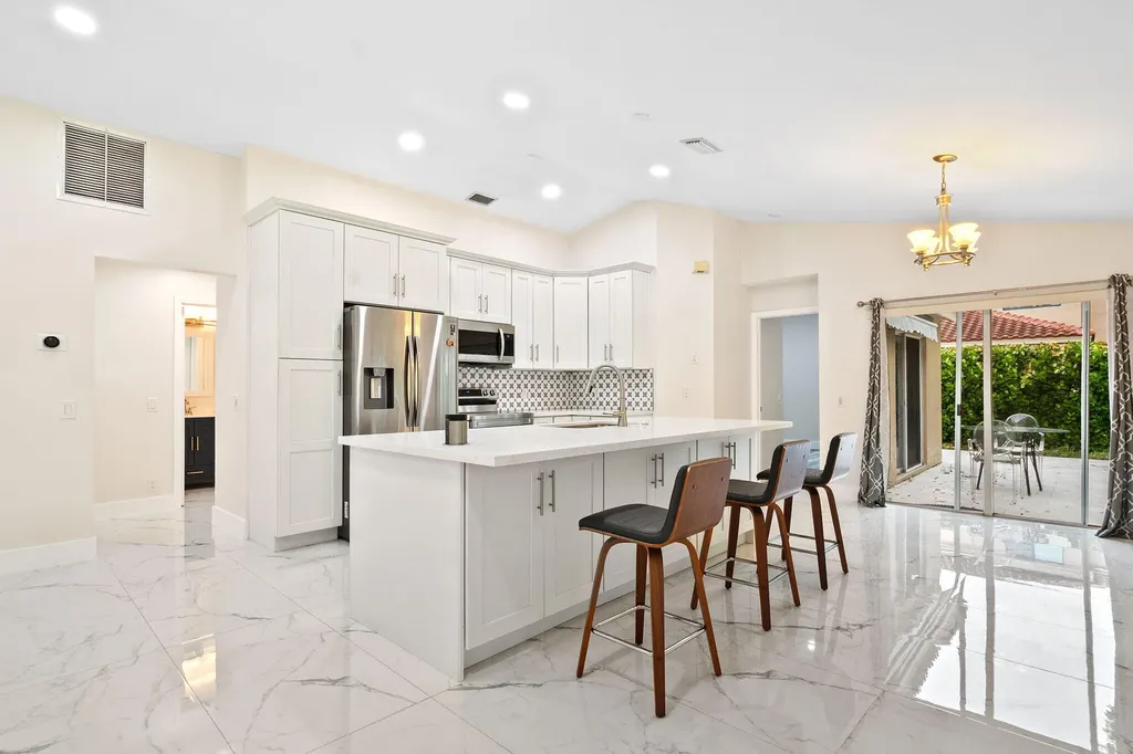 4498 Dogwood Circle Weston FL 33331