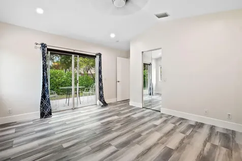 4498 Dogwood Circle Weston FL 33331