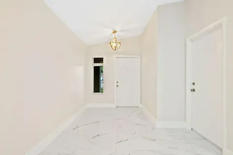 4498 Dogwood Circle Weston FL 33331