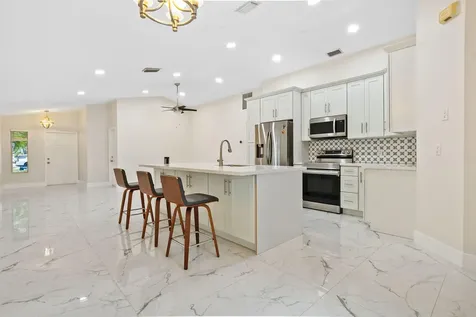 4498 Dogwood Circle Weston FL 33331