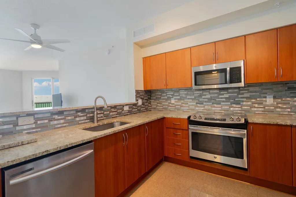 806 E Windward Way Lantana FL 33462
