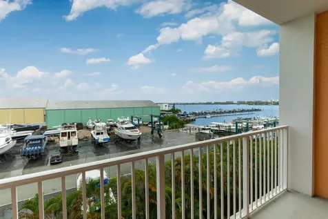 806 E Windward Way Lantana FL 33462