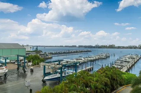 806 E Windward Way Lantana FL 33462