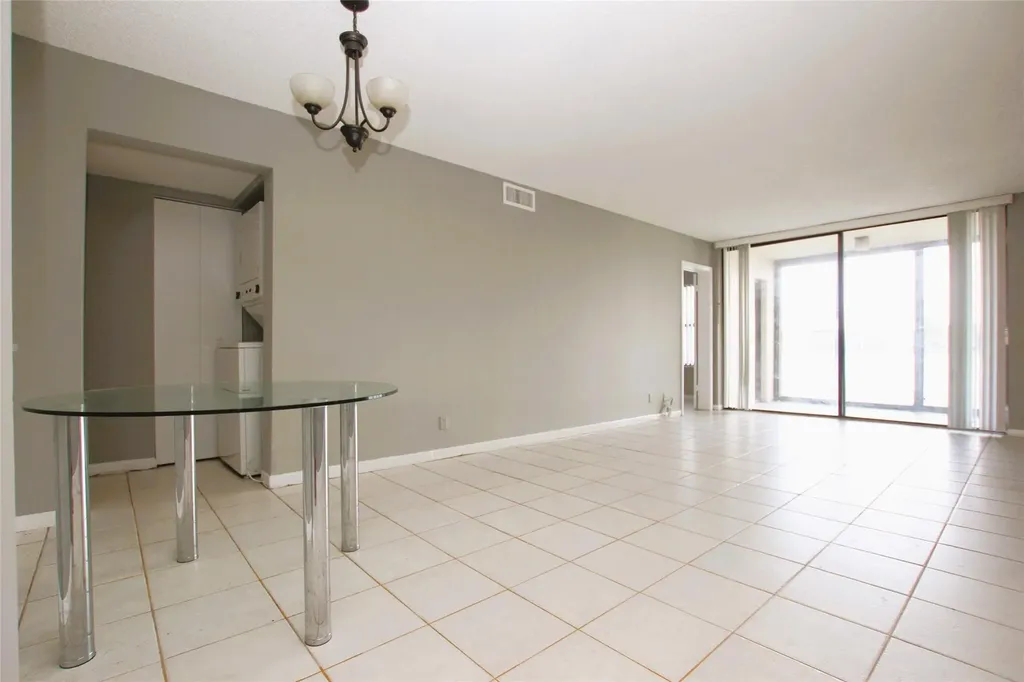 217 Lake Pointe Drive Oakland Park FL 33309
