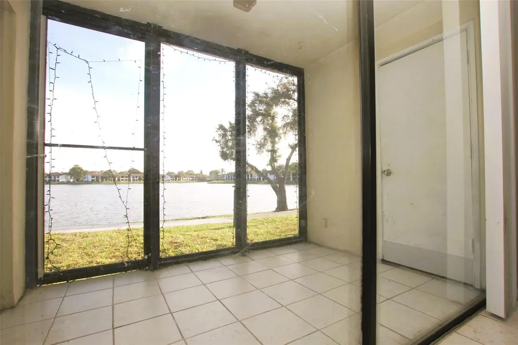 217 Lake Pointe Drive Oakland Park FL 33309