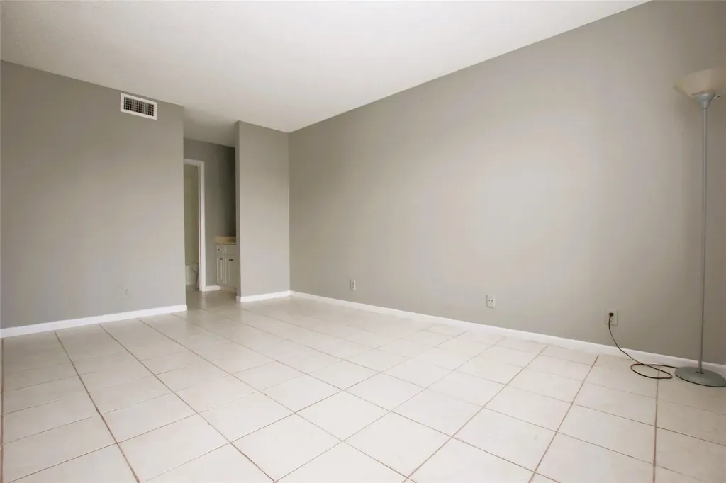 217 Lake Pointe Drive Oakland Park FL 33309