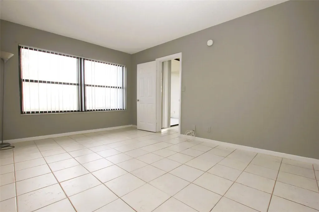 217 Lake Pointe Drive Oakland Park FL 33309