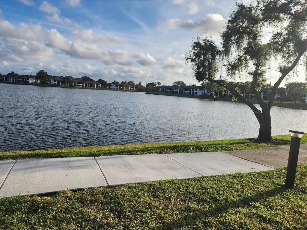 217 Lake Pointe Drive Oakland Park FL 33309