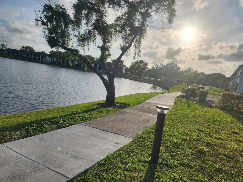 217 Lake Pointe Drive Oakland Park FL 33309