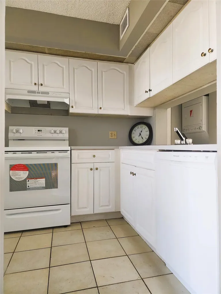 217 Lake Pointe Drive Oakland Park FL 33309