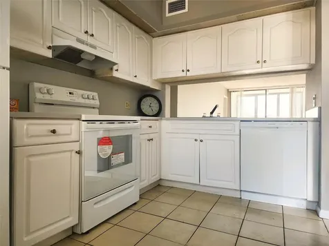 217 Lake Pointe Drive Oakland Park FL 33309