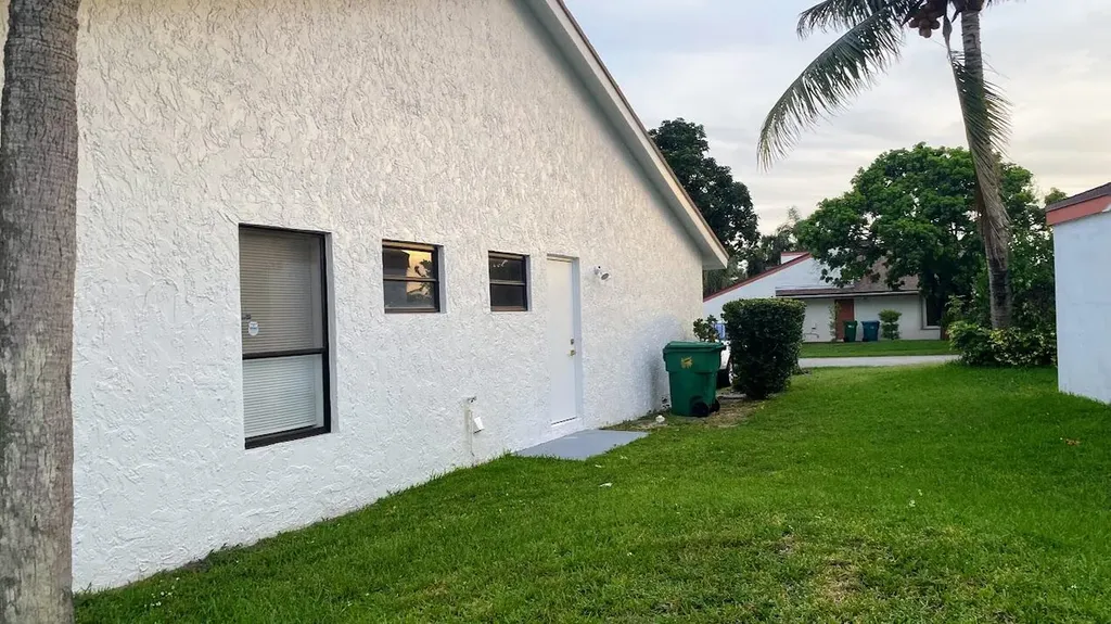 3580 NW 73rd Avenue Lauderhill FL 33319