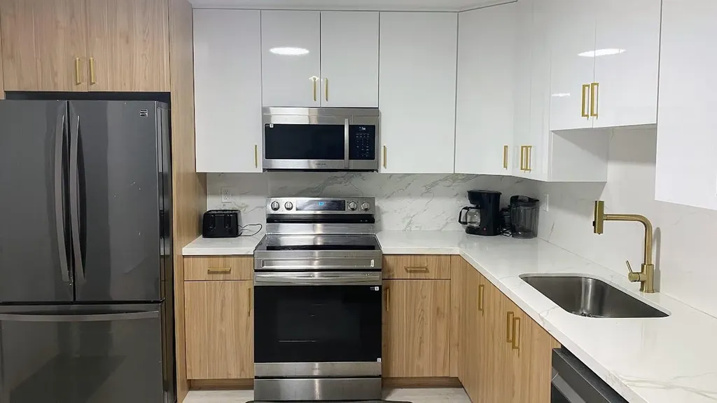 3580 NW 73rd Avenue Lauderhill FL 33319