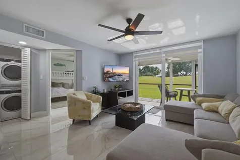 9823 S Hollybrook Lake Drive Pembroke Pines FL 33025