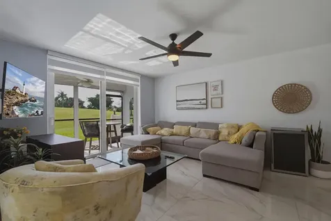9823 S Hollybrook Lake Drive Pembroke Pines FL 33025