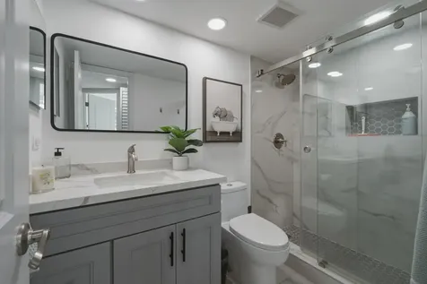 9823 S Hollybrook Lake Drive Pembroke Pines FL 33025