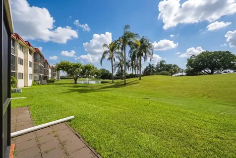 9823 S Hollybrook Lake Drive Pembroke Pines FL 33025