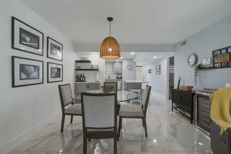 9823 S Hollybrook Lake Drive Pembroke Pines FL 33025
