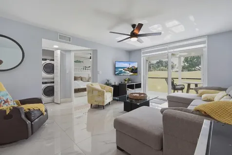 9823 S Hollybrook Lake Drive Pembroke Pines FL 33025