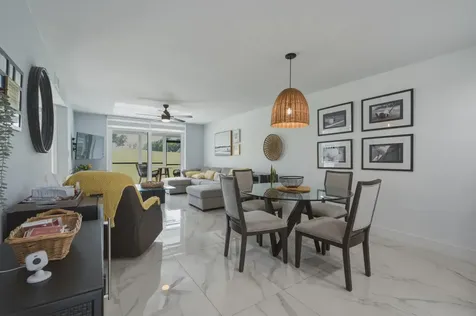 9823 S Hollybrook Lake Drive Pembroke Pines FL 33025
