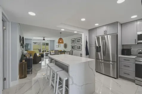 9823 S Hollybrook Lake Drive Pembroke Pines FL 33025