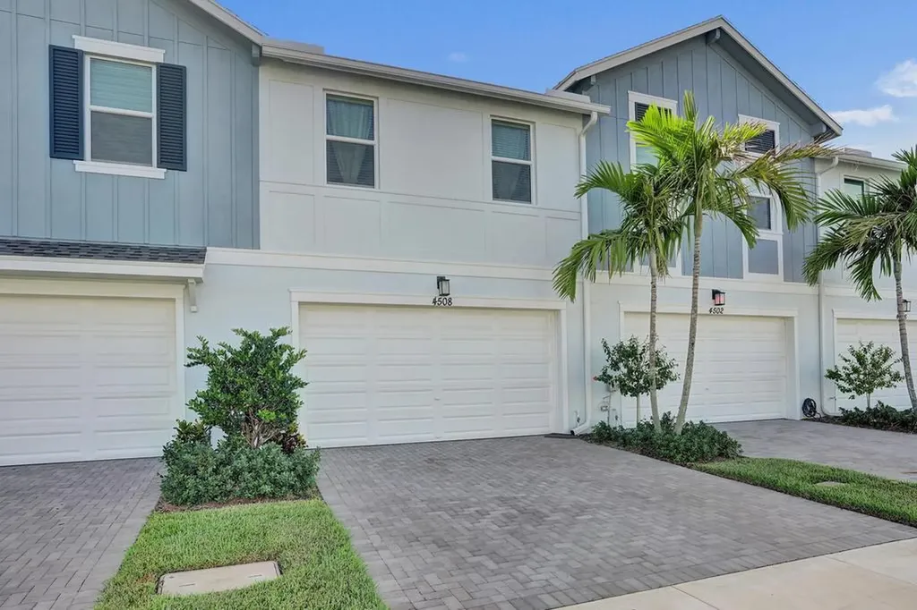 4508 Longwood Lake Square Westlake FL 33470