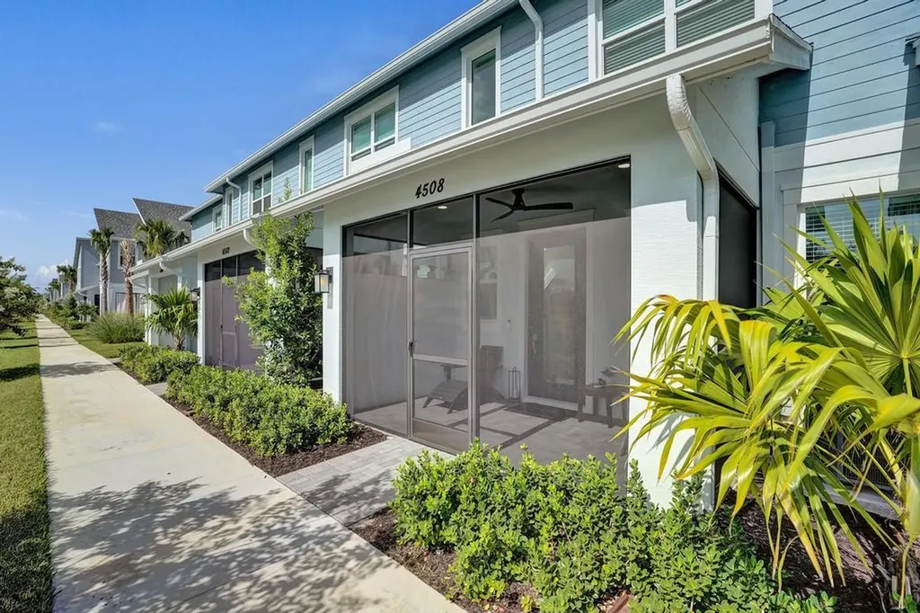 4508 Longwood Lake Square Westlake FL 33470