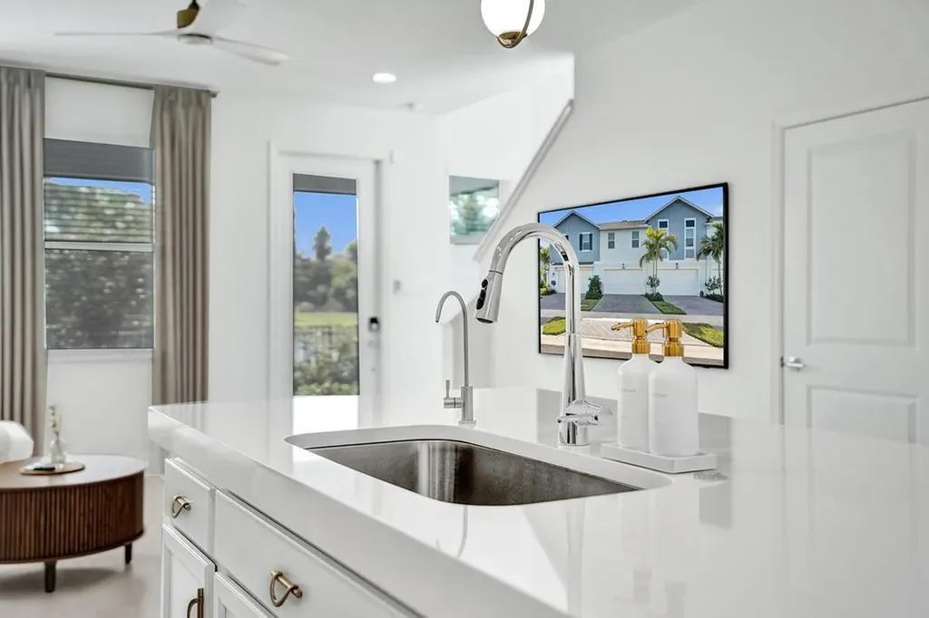 4508 Longwood Lake Square Westlake FL 33470