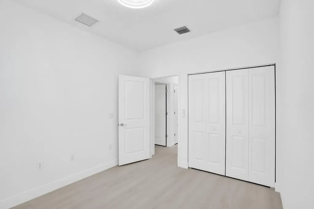 4508 Longwood Lake Square Westlake FL 33470