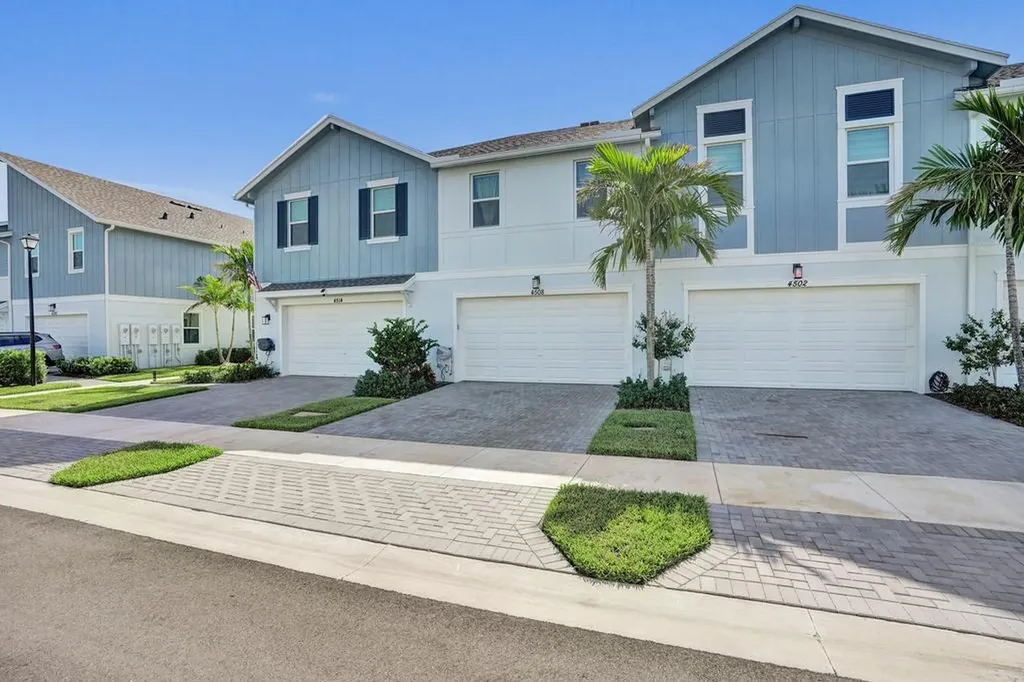 4508 Longwood Lake Square Westlake FL 33470