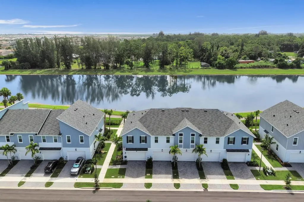 4508 Longwood Lake Square Westlake FL 33470