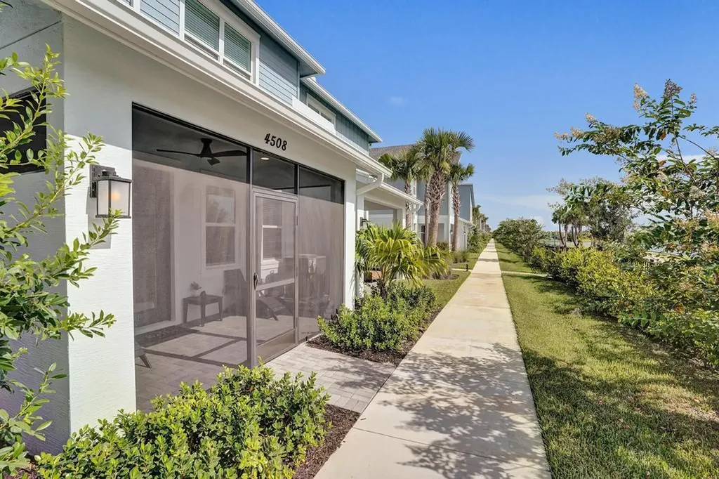 4508 Longwood Lake Square Westlake FL 33470