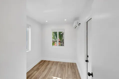 1260 SW 4th Street Miami FL 33135