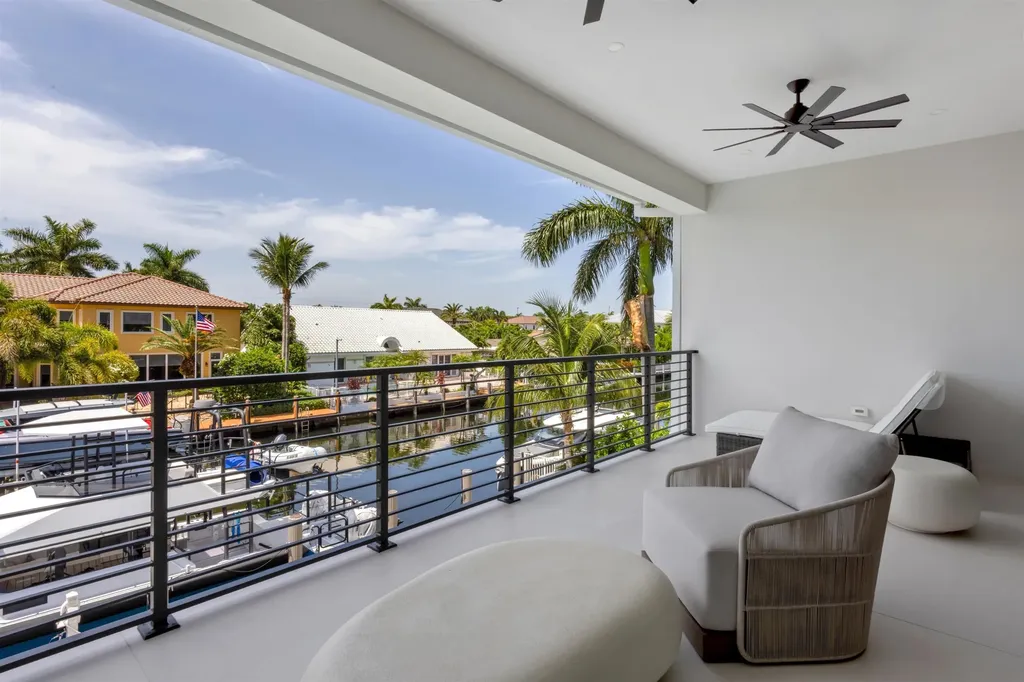 2420 NE 48th Street Lighthouse Point FL 33064