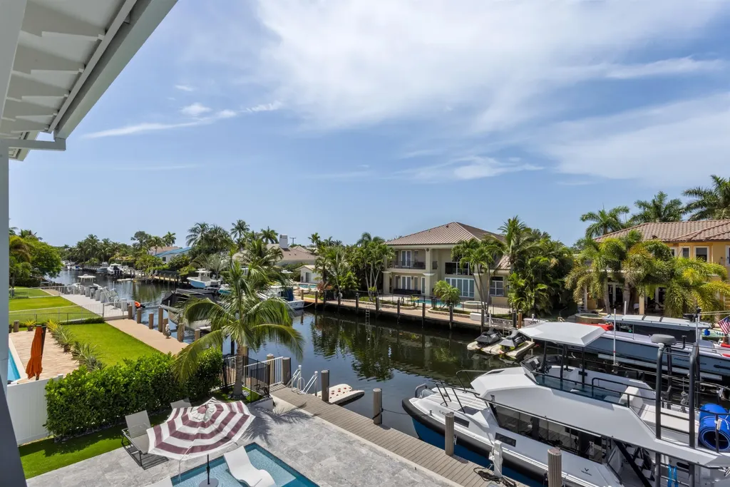 2420 NE 48th Street Lighthouse Point FL 33064
