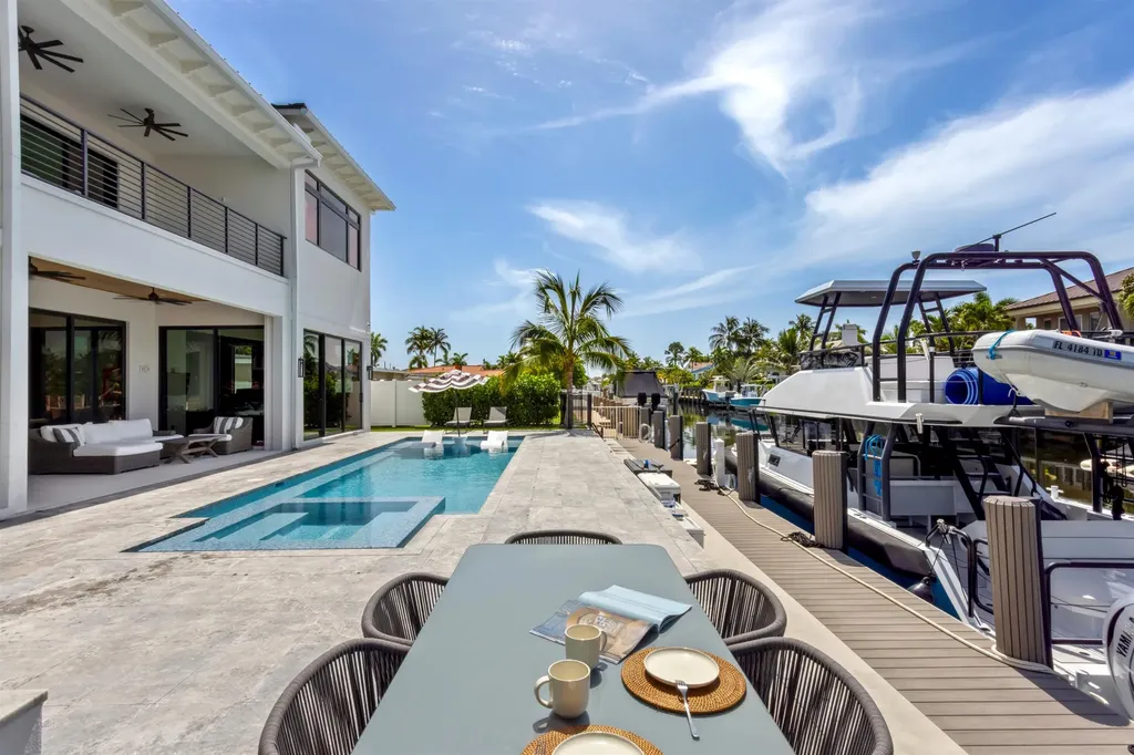 2420 NE 48th Street Lighthouse Point FL 33064