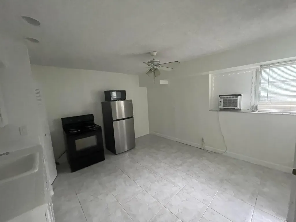 2819 Polk Street Hollywood FL 33020