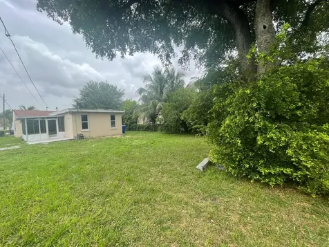 2819 Polk Street Hollywood FL 33020