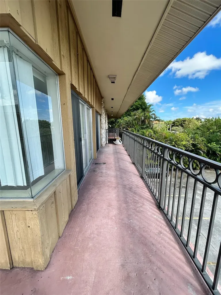 4850 SW 63rd Terrace Davie FL 33314