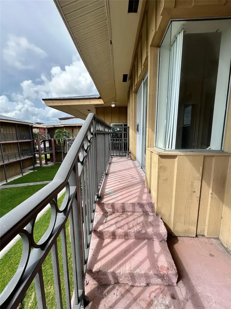 4850 SW 63rd Terrace Davie FL 33314